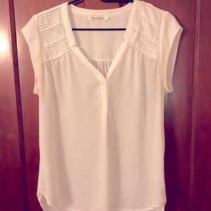 Black Rainn short sleeve top